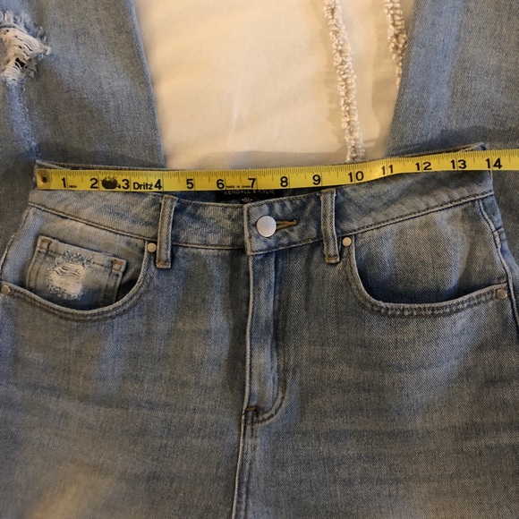 ♥️Kendall and Kylie Distressed Denim - Picture 7 of 11